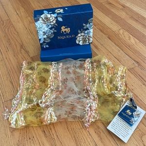 Niquead.D Scarf, wrap